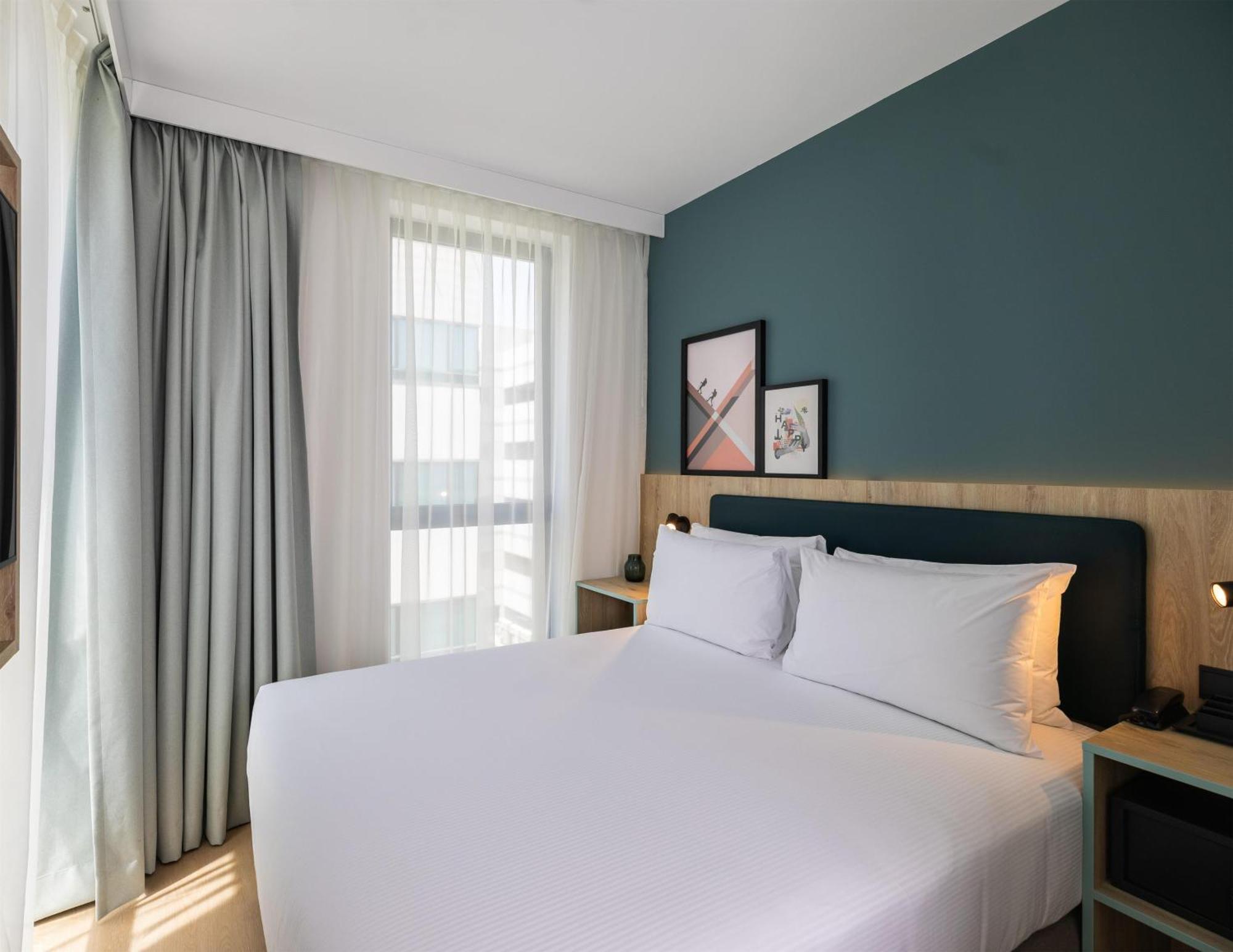 Spark By Hilton Madrid Alcala — Foto’s 1